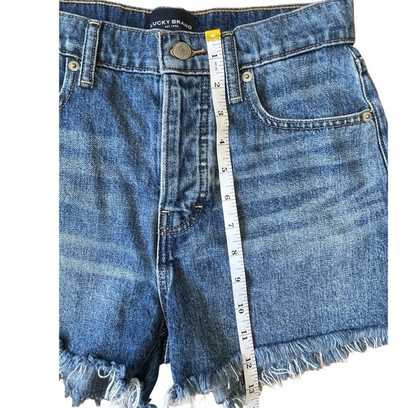 Lucky Brand Mom High Rise Denim Shorts Frayed Hem Button Fly - Size 0/25 - Picture 11 of 15